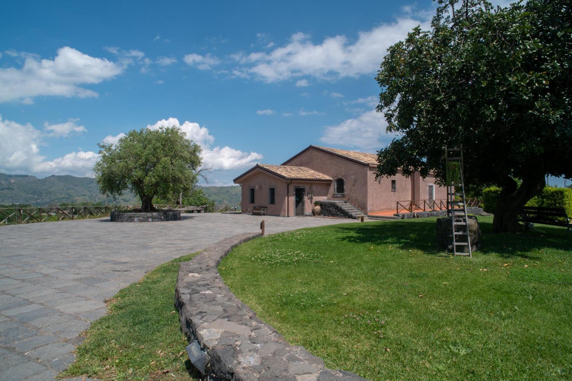 Borgata Baldazza Hotel Linguaglossa Bagian luar foto